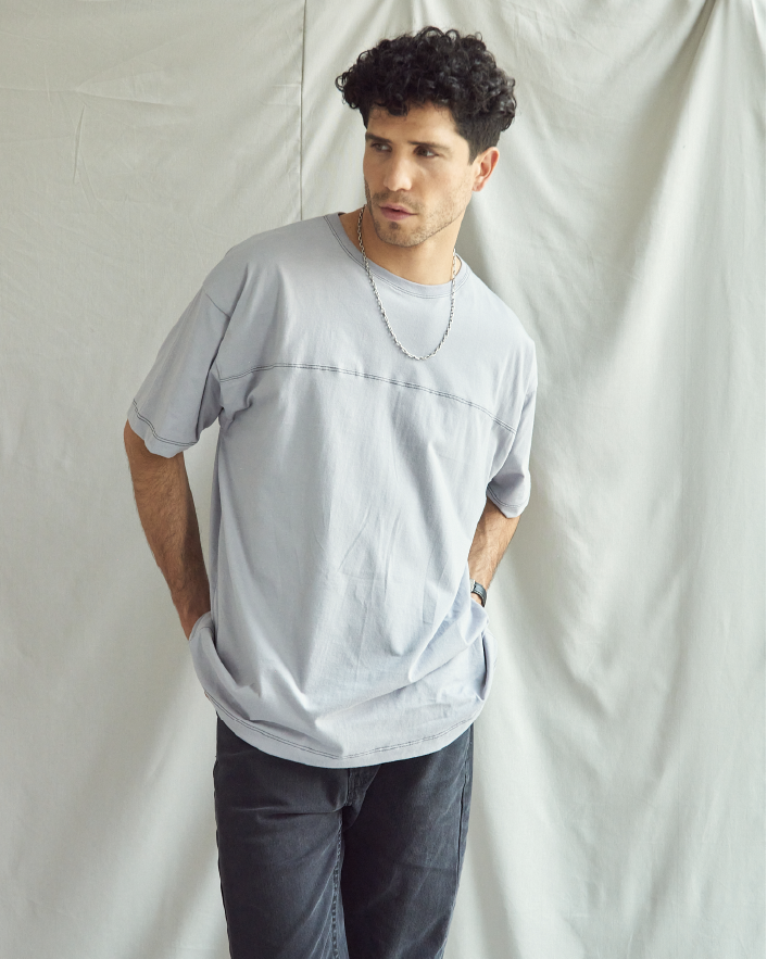 POLERA BASICA GRIS COSTURA