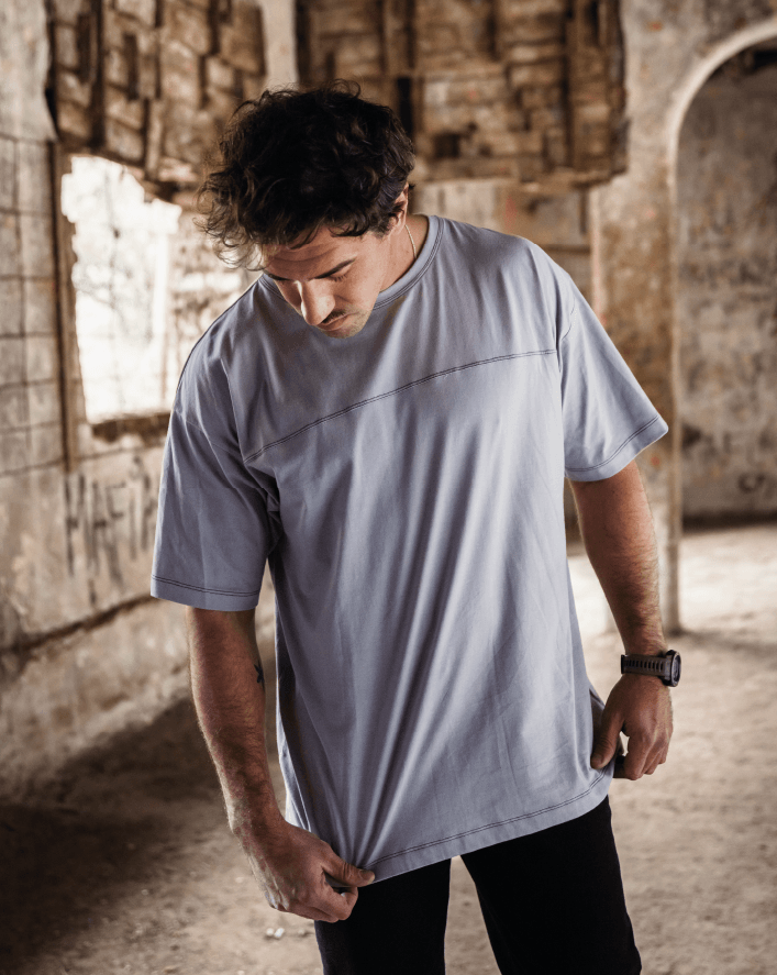 POLERA BASICA GRIS COSTURA