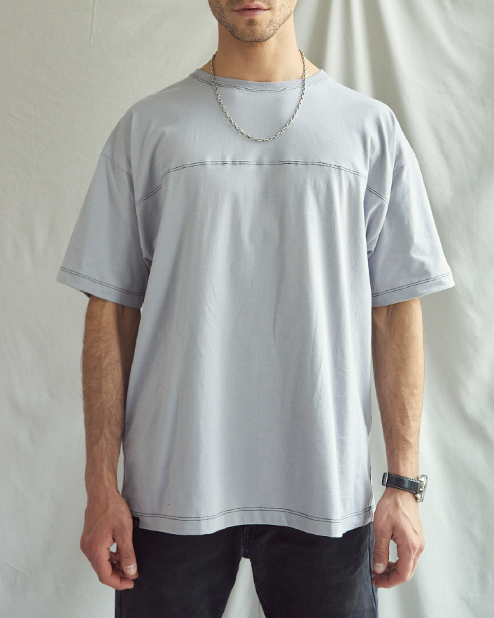 POLERA BASICA GRIS COSTURA