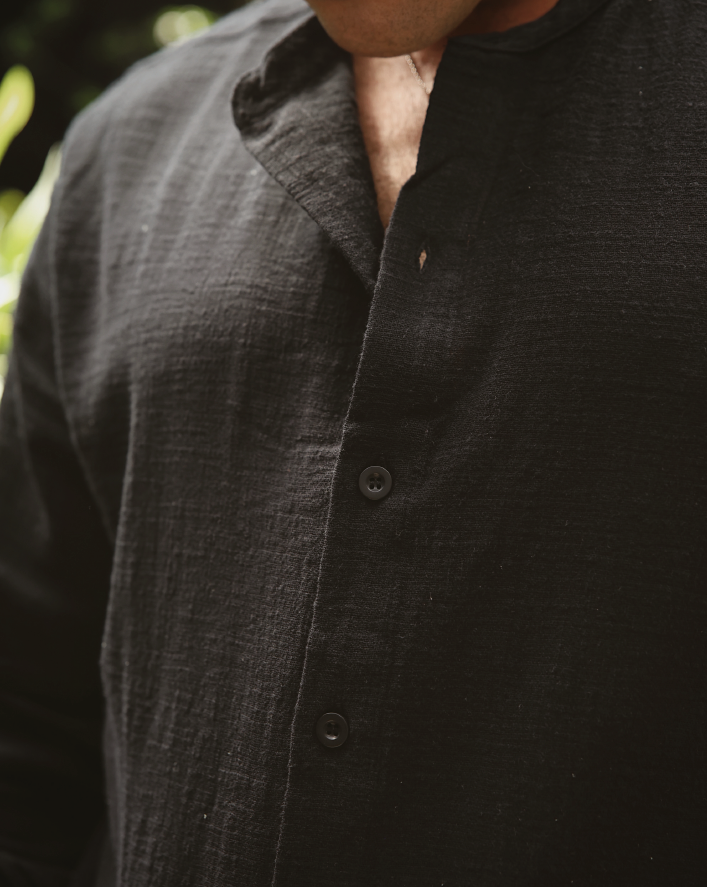 CAMISA CUELLO MAO NEGRA