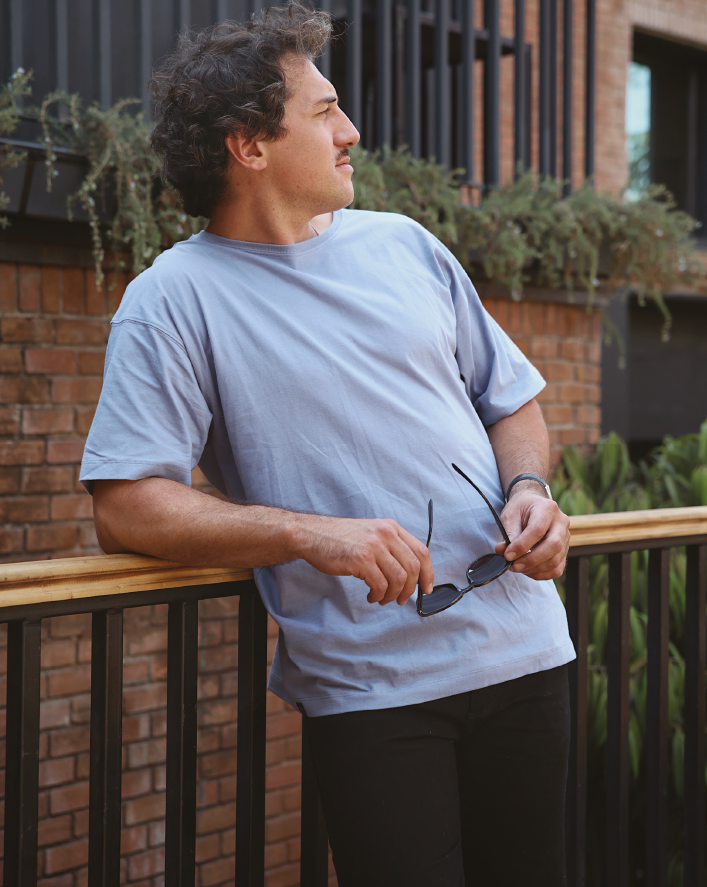 POLERA BASICA AZUL ESTAMPADO
